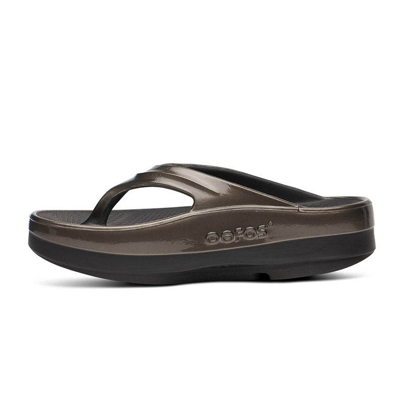 OOFOS OOmega Luxe - Titanium Mirror ウーフォス