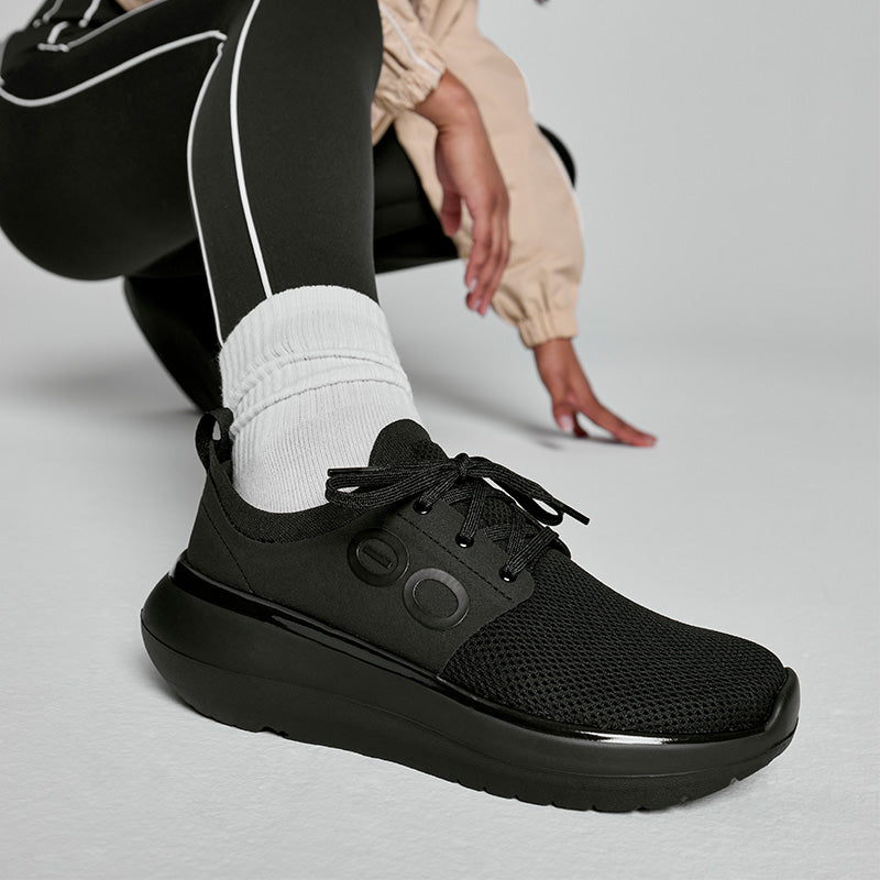 OOFOS WOMENS OOmy Stride - Black/Black ウーフォス ウィメンズ ウーマイ ストライド ブラック ブラック リカバリーシューズ