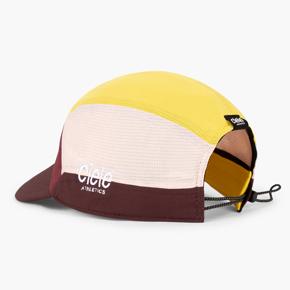 Ciele Athletics FSTCap SC - Field - Iconic SL - Crimson Red/Peachskin シエルアスレチックス エフエスティーキャップ エスシー フィールド アイコニック エスエル クリムゾンレッドピーチスキン